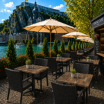 Terrasstoel-VENETIE-Armleuning-Stapelbaar-Zwart-Rattan-neww