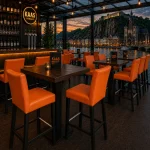 Horeca-Houten-Barstoel-JARNO-oranje-Kunstleer